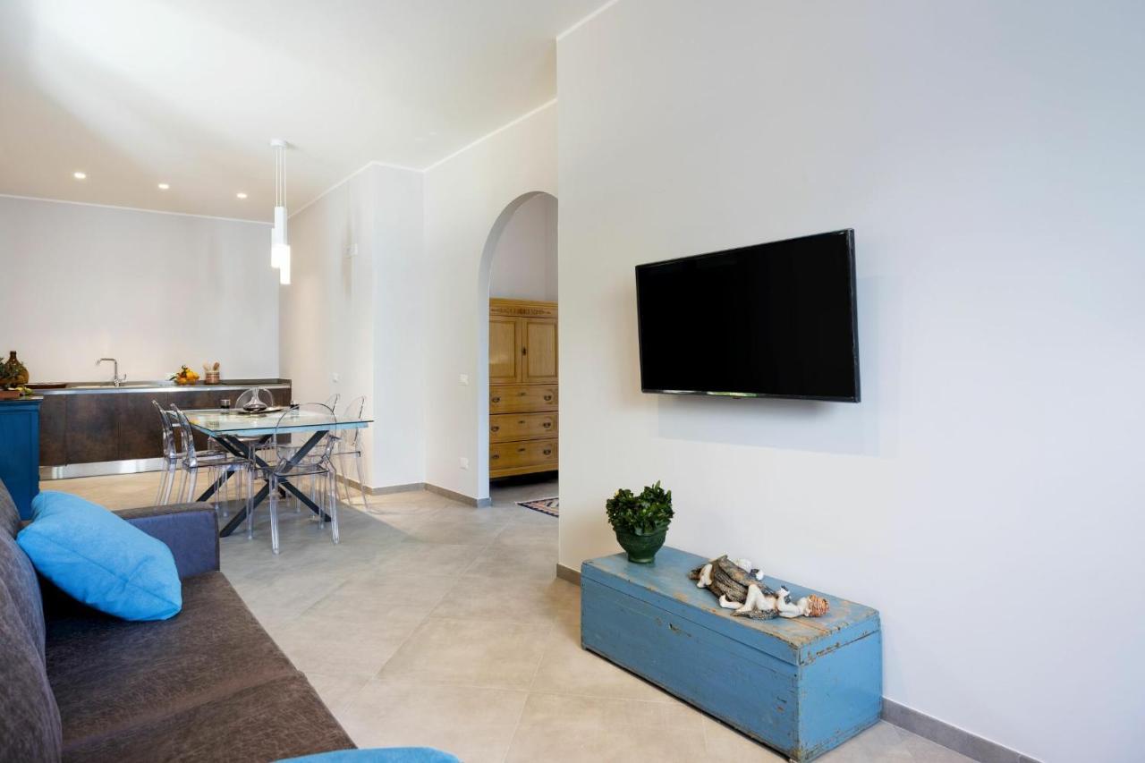 Villa Angelina - Charming Rooms & Apartments ตราปานี ภายนอก รูปภาพ