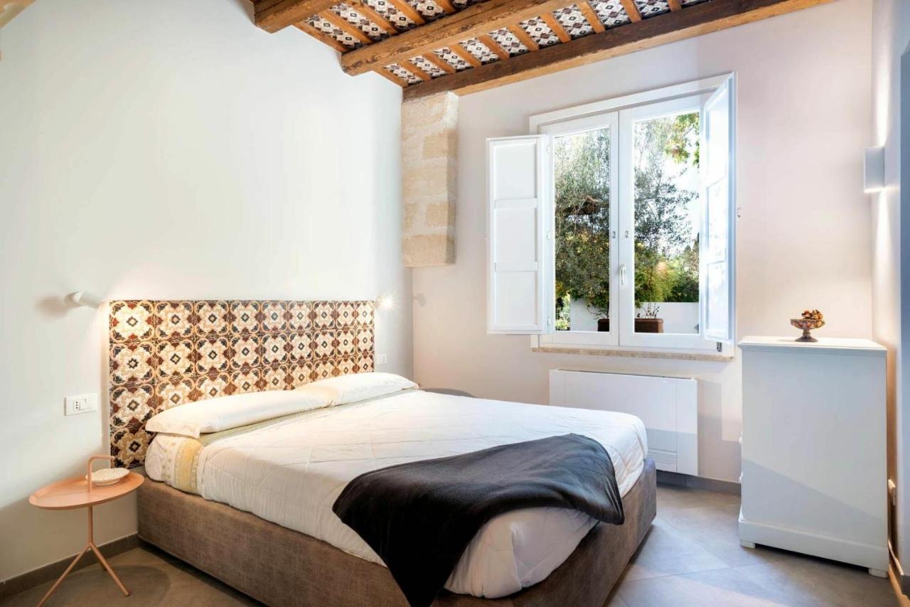 Villa Angelina - Charming Rooms & Apartments ตราปานี ภายนอก รูปภาพ