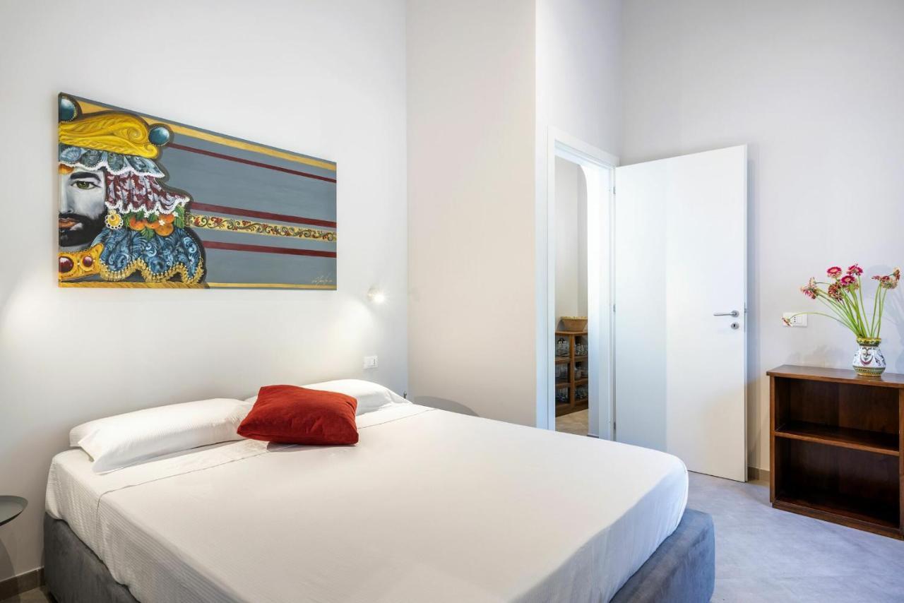 Villa Angelina - Charming Rooms & Apartments ตราปานี ภายนอก รูปภาพ
