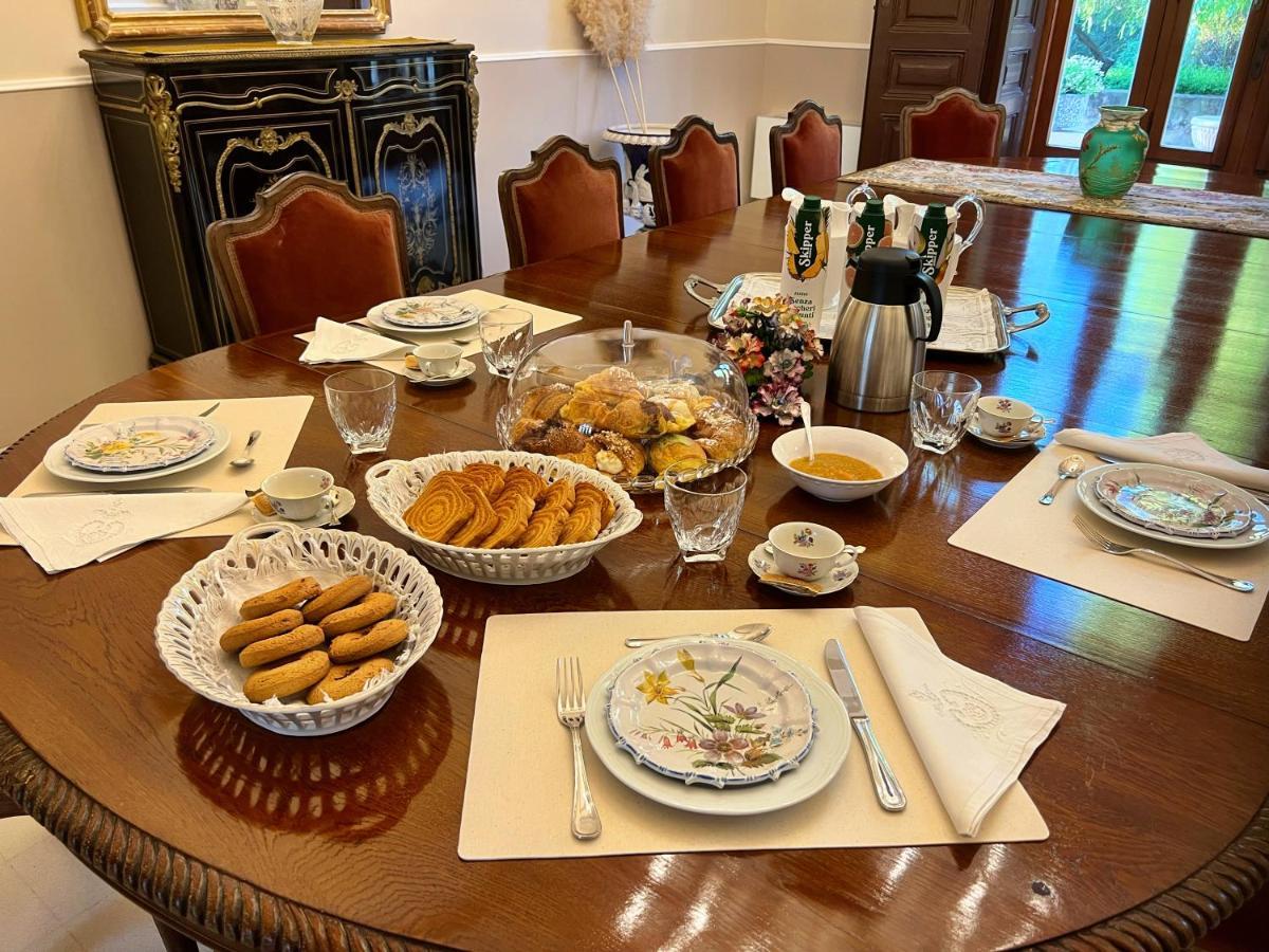 Villa Angelina - Charming Rooms & Apartments ตราปานี ภายนอก รูปภาพ