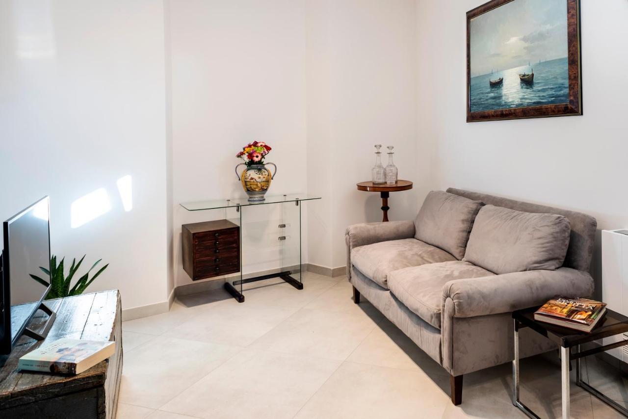 Villa Angelina - Charming Rooms & Apartments ตราปานี ภายนอก รูปภาพ