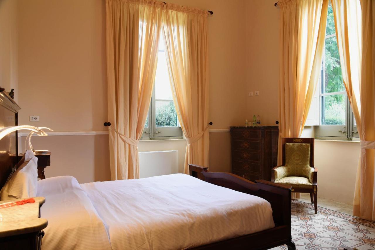 Villa Angelina - Charming Rooms & Apartments ตราปานี ภายนอก รูปภาพ