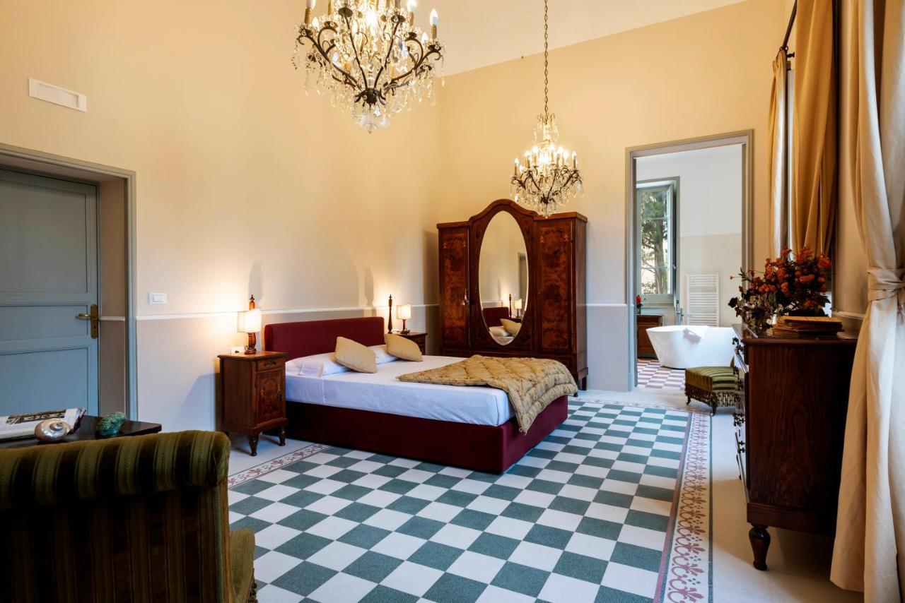 Villa Angelina - Charming Rooms & Apartments ตราปานี ภายนอก รูปภาพ