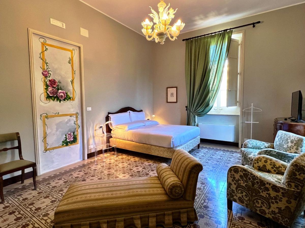 Villa Angelina - Charming Rooms & Apartments ตราปานี ภายนอก รูปภาพ